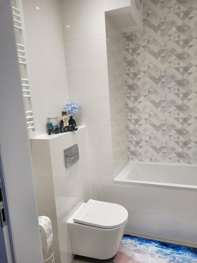 Apartament Olimpia Apartment กดิเนีย ภายนอก รูปภาพ